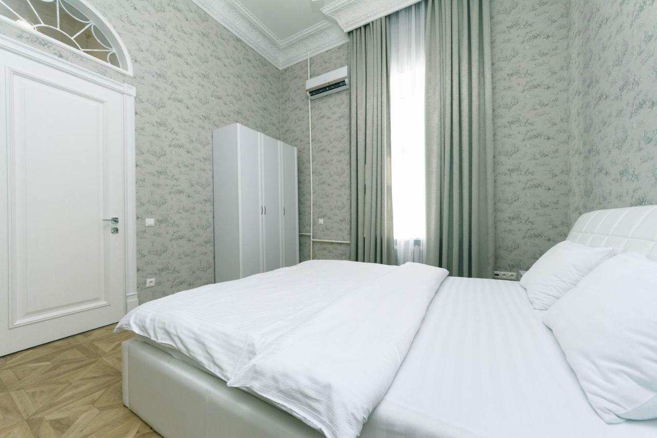 Vip Near Premier Palace & Arena City Kiev Esterno foto