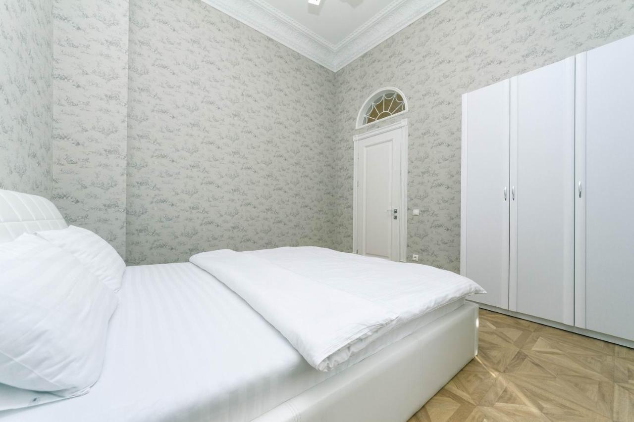 Vip Near Premier Palace & Arena City Kiev Esterno foto